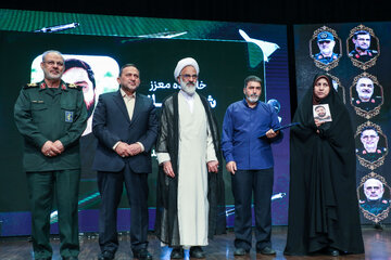 آیین گرامیداشت روز خبرنگار و مراسم تجلیل از راویان خط مقدم رسانه