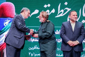 آیین گرامیداشت روز خبرنگار و مراسم تجلیل از راویان خط مقدم رسانه