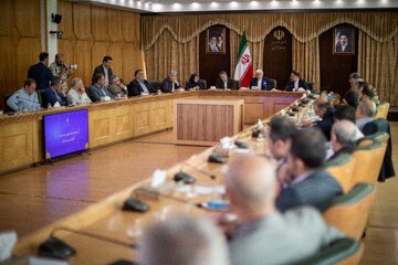 دیدار جمعی از مدیران رسانه‌های کشور با محمدرضا عارف، معاون اول رئیس جمهور