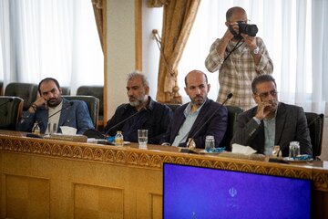 دیدار جمعی از مدیران رسانه‌های کشور با محمدرضا عارف، معاون اول رئیس جمهور