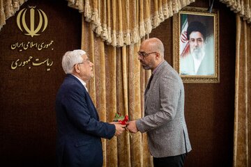 دیدار جمعی از مدیران رسانه‌های کشور با محمدرضا عارف، معاون اول رئیس جمهور