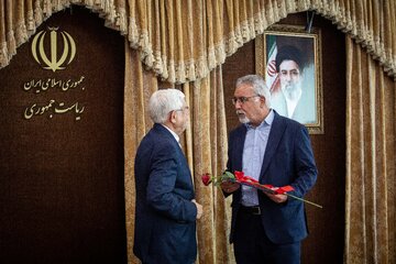 دیدار جمعی از مدیران رسانه‌های کشور با محمدرضا عارف، معاون اول رئیس جمهور