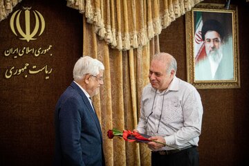 دیدار جمعی از مدیران رسانه‌های کشور با محمدرضا عارف، معاون اول رئیس جمهور