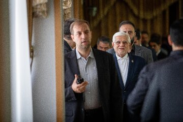 دیدار جمعی از مدیران رسانه‌های کشور با محمدرضا عارف، معاون اول رئیس جمهور