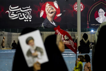 مردم خراسان در چهلم قرآنی‌ترین رهبر شهید - مشهد