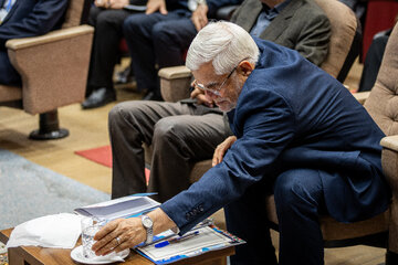 محمدرضا عارف، معاون اول رئیس‌جمهور در اختتامیه سی‌ونهمین اجلاس روسای آموزش و پرورش