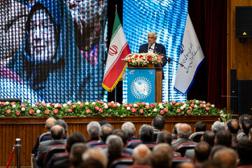 سخنرانی محمدرضا عارف، معاون اول رئیس‌جمهور در اختتامیه سی‌ونهمین اجلاس روسای آموزش و پرورش
