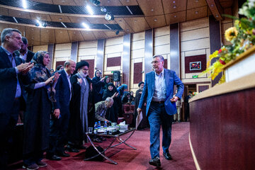محمدرضا ظفرقندی، وزیر بهداشت، درمان و آموزش پزشکی در نشست هم‌اندیشی دانشجویان فعال رسانه‌ای