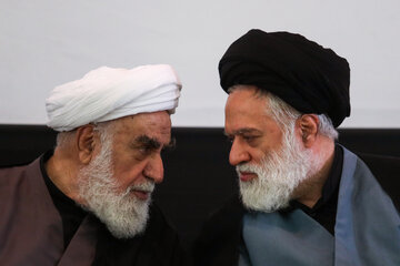 سید مصطفی خامنه‌ای و محمد محمدی گلپایگانی در مراسم بزرگداشت چهلم «آقای شهید ایران»