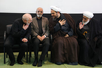 محمد محمدی گلپایگانی و  محمدجواد محمدی گلپایگانی و محمدباقر قالیباف در مراسم بزرگداشت چهلم «آقای شهید ایران»