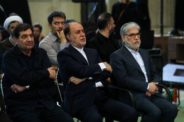 حسین سیمایی‌صراف، حمیدرضا حاجی‌بابایی و محمد مخبر در مراسم بزرگداشت چهلم «آقای شهید ایران»