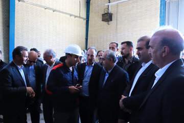 بهرام سرمست  استاندار آذربایجان‌ شرقی در بازدید استاندار آذربایجان شرقی از واحدهای صنعتی منطقه آزاد ارس