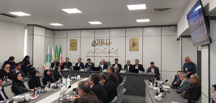 ظرفیت‌های کشاورزی دانش‌بنیان ایران باید به جهان معرفی شود