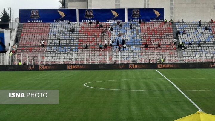 در ورزشگاه شهیدوطنی قائمشهر به روی تماشاچیان استقلال و نساجی باز شد
