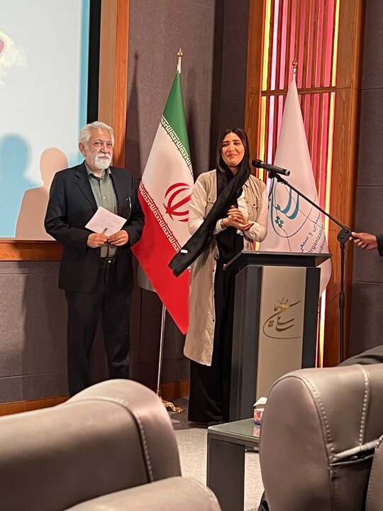 مجید مظفری نشاناش را به دخترش داد / «او قهرمان زندگیام»