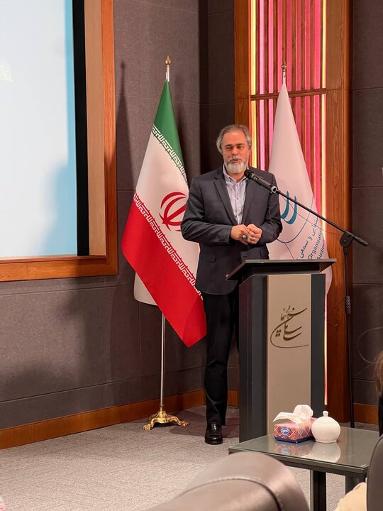 مجید مظفری نشان‌اش را به دخترش داد / «او قهرمان زندگی‌ام» 
