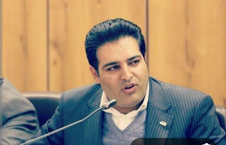 احداث گلخانه ۱۳۰۰ متری کوهدشت/ خودکفایی شهرداری در تأمین فضای سبز با همکاری جهاد دانشگاهی