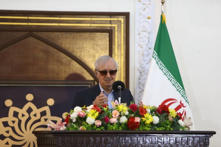 حکیمی که زبان فارسی را به سپهر مفاهیم فلسفی وارد کرد 