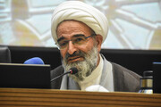 امام جمعه سمنان: فعالان اقتصادی سربازان خط مقدم جبهه اقتصادی هستند