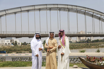 از من عکس بگیر