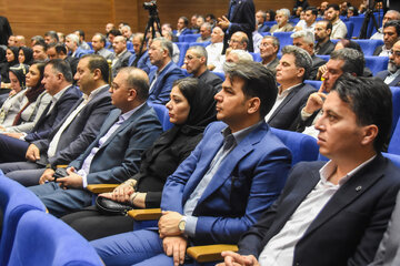 آیین تجلیل از صنعتگران، معدنکاران و صادرکنندگان برگزیده استان سمنان