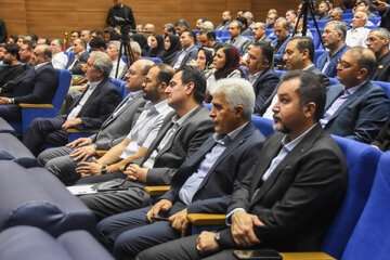 آیین تجلیل از صنعتگران، معدنکاران و صادرکنندگان برگزیده استان سمنان