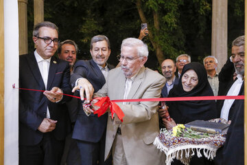 افتتاح نمایشگاه عکس‌های استاد نگارگر مرحوم محمود فرشچیان