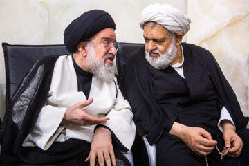 حضور آیت الله سید احمد خاتمی در مراسم چهلم امام شهید در حرم حضرت فاطمه معصومه(س)