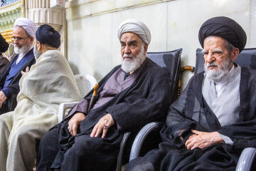 حضور حجت الاسلام و المسلمین محمدی گلپایگانی در مراسم چهلم امام شهید در حرم حضرت فاطمه معصومه(س)