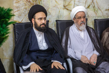 حضور حجت الاسلام خمینی در مراسم چهلم امام شهید در حرم حضرت فاطمه معصومه(س)