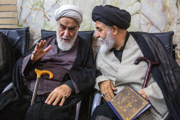 حضور حجت الاسلام و المسلمین محمدی گلپایگانی در مراسم چهلم امام شهید در حرم حضرت فاطمه معصومه(س)
