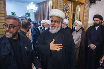 حضور شیخ عبدالله دقاق در مراسم چهلم امام شهید در حرم حضرت فاطمه معصومه(س)