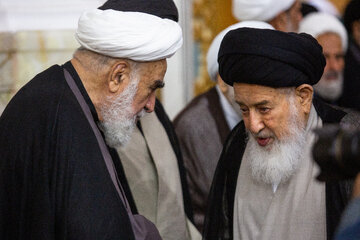 حضور آیت الله گلپایگانی و حجت الاسلام و المسلمین محمدی گلپایگانی در مراسم چهلم امام شهید در حرم حضرت فاطمه معصومه(س)