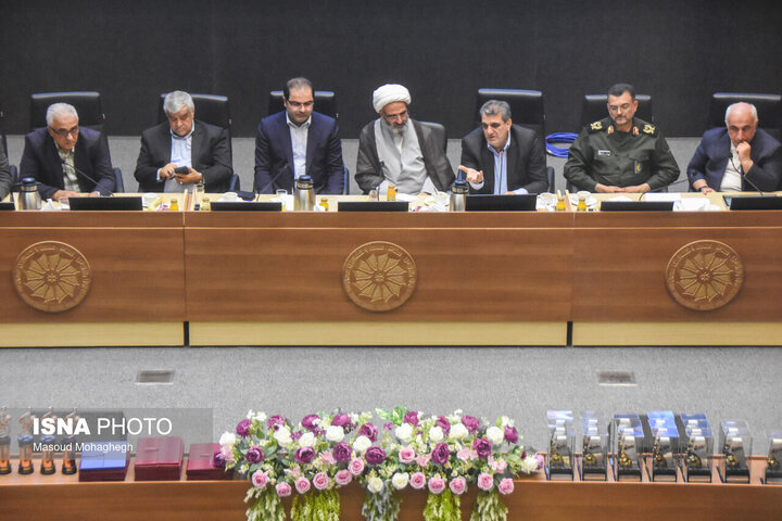 تأکید استاندار سمنان بر ضرورت اصلاح برخی قوانین در جهت رفع موانع تولید