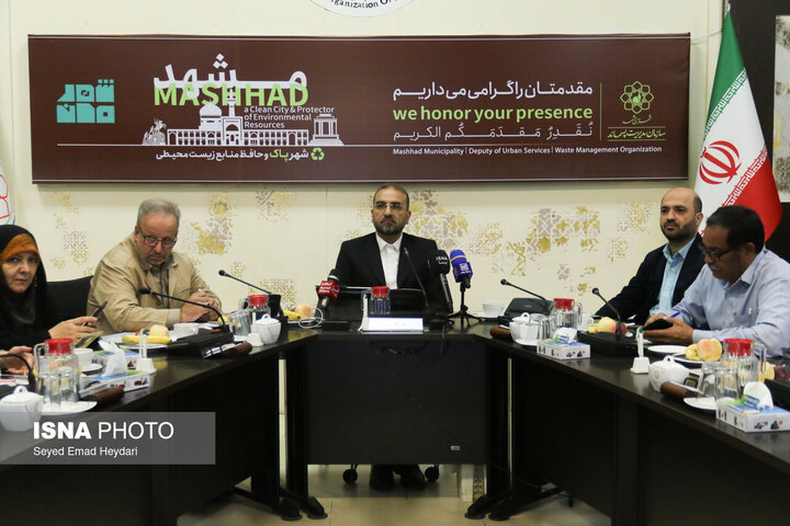 ممنوعیت انبار ضایعات در محدوده شهری مشهد/ جمع‌آوری ۱۶ هزار قلاده سگ ولگرد در سال