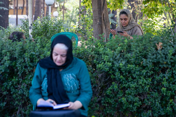 حضور والدین در دانشگاه امام صادق (ع) محل برگزاری سراسری ۱۴۰۵ - تهران