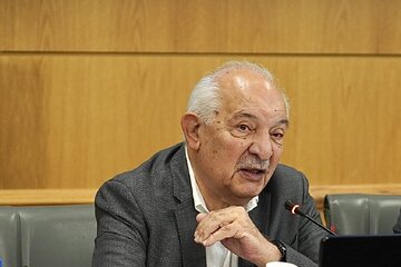 رئیس اتاق بازرگانی خراسان رضوی: آزادسازی اقتصادی باید تدریجی و متناسب با شرایط کشور باشد