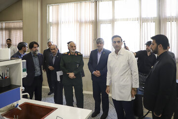 بازدید فرمانده محترم سپاه امام رضا(ع) از آزمایشگاه سلول های بنیادی جهاد دانشگاهی مشهد