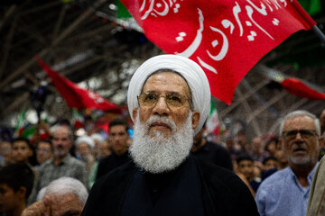 حجت‌الاسلام والمسلمین عباس محمد حسنی، رئیس سازمان عقیدتی سیاسی ارتش جمهوری اسلامی ایران در مراسم بزرگداشت چهلم «آقای شهید ایران» - اصفهان
