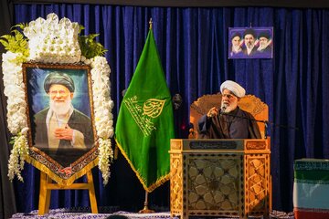 امام جمعه اهواز: تشییع میلیونی رهبر شهید بیانگر زنده بودن پیوند با آرمان‌های انقلاب است