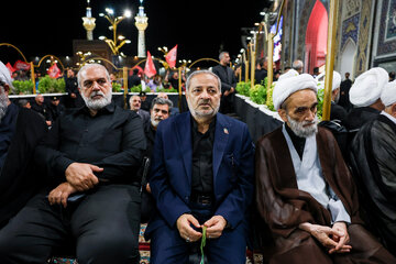 علیرضا کاظمی، وزیر آموزش و پرورش در مراسم بزرگداشت چهلم «آقای شهید ایران» در حرم مطهر رضوی