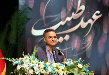 سخنرانی بهنام مولایی معاون فرهنگی دانشگاه علوم پزشکی اردبیل در ویژه برنامه«عهد طبیب» در اردبیل