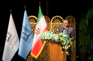 سخنرانی بهنام مولایی معاون فرهنگی دانشگاه علوم پزشکی اردبیل در ویژه برنامه«عهد طبیب» در اردبیل