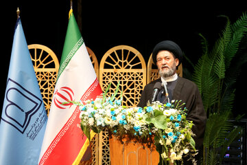 سخنرانی آیت‌الله سیدحسن عاملی نماینده ولی‌فقیه در استان و امام‌جمعه اردبیل در ویژه برنامه«عهد طبیب» در اردبیل