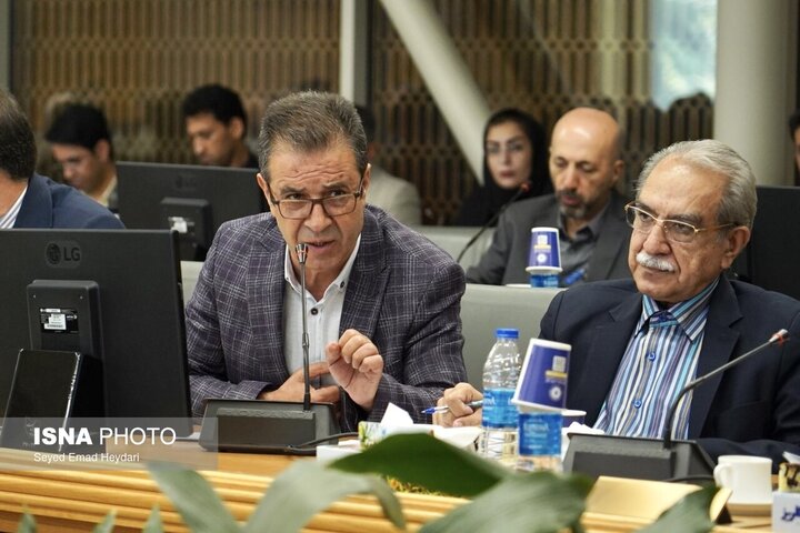 خصوصی‌سازی و آزادسازی تدریجی دارای کارکرد است
