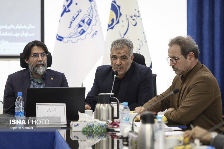 رئیس دانشگاه فردوسی: دشمن به خوبی فهمیده که منشا قدرت ما متخصصین‌مان هستند
