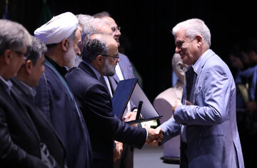 تجلیل از پزشکان نکونام اردبیل در ویژه برنامه«عهد طبیب» در اردبیل