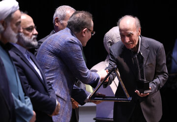 تجلیل از پزشکان نکونام اردبیل در ویژه برنامه«عهد طبیب» در اردبیل