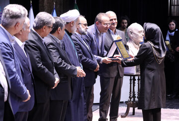تجلیل از پزشکان نکونام اردبیل در ویژه برنامه«عهد طبیب» در اردبیل