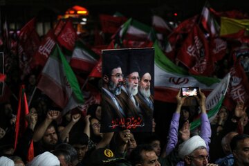 مراسم چهلمین روز تدفین رهبر انقلاب در همدان
